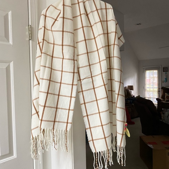 Wrap/shawl - Picture 1 of 3